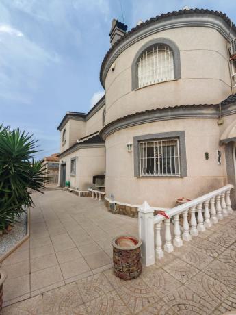 Casa o chalet independiente en Calle Monroyo, La Siesta - El Salado - Torreta, Torrevieja photo 1