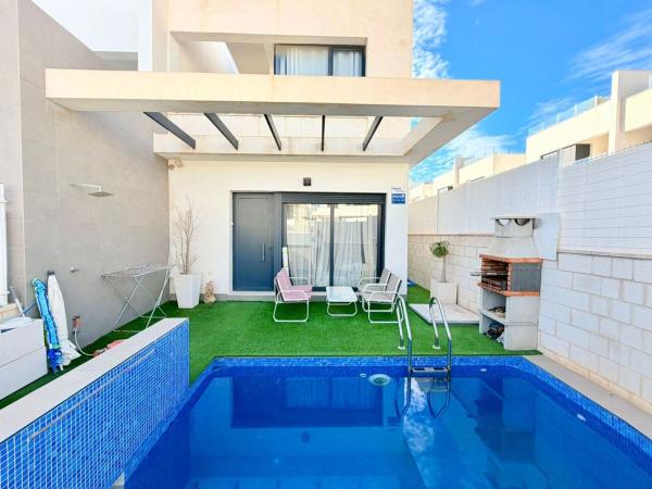 Chalet pareado en Calle Guadiana, Villamartín, Orihuela photo 1