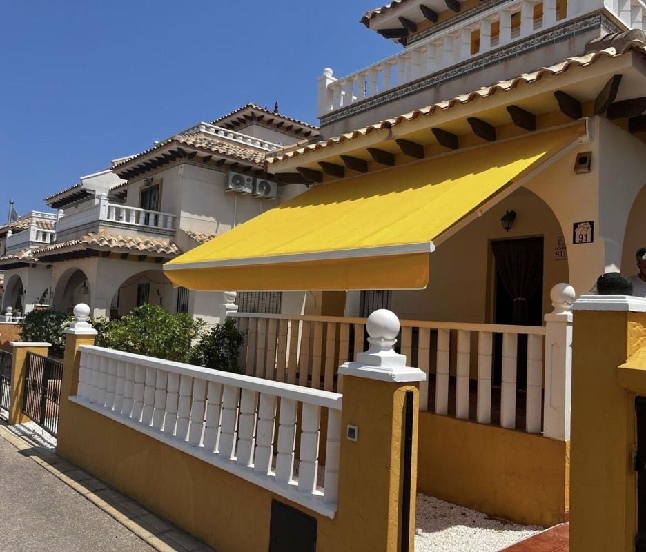 Sale of independent chalet in Casa o chalet en Calle Cabo de Gata, Lomas de Cabo Roig, Orihuela, Orihuela
photo 4