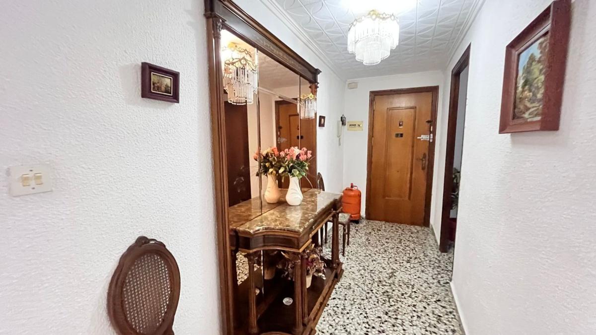 Venta de piso en Piso en Calle Pradilla, Carolinas Altas, Alicante / Alacant, Alicante / Alacant
 photo 3