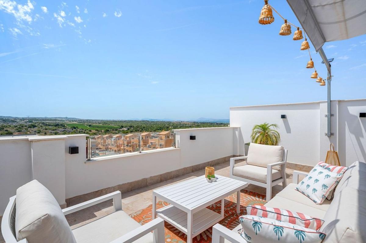 Sale of apartment in Piso en Zona Lago - Los Almendros, Orihuela, Orihuela
photo 3