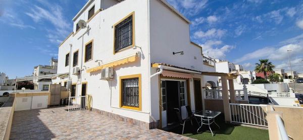 Продажа квартиры на Piso en Zona Lago - Los Almendros, Orihuela, Ориуэла
photo 1