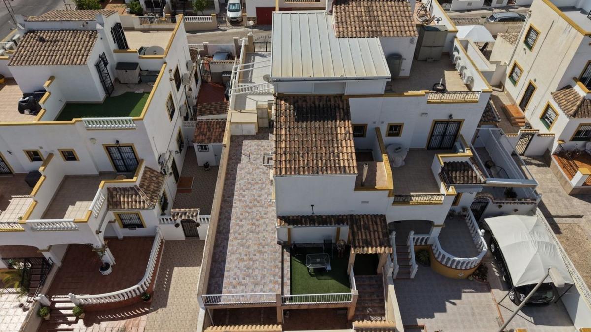 Продажа квартиры на Piso en Zona Lago - Los Almendros, Orihuela, Ориуэла
 photo 2