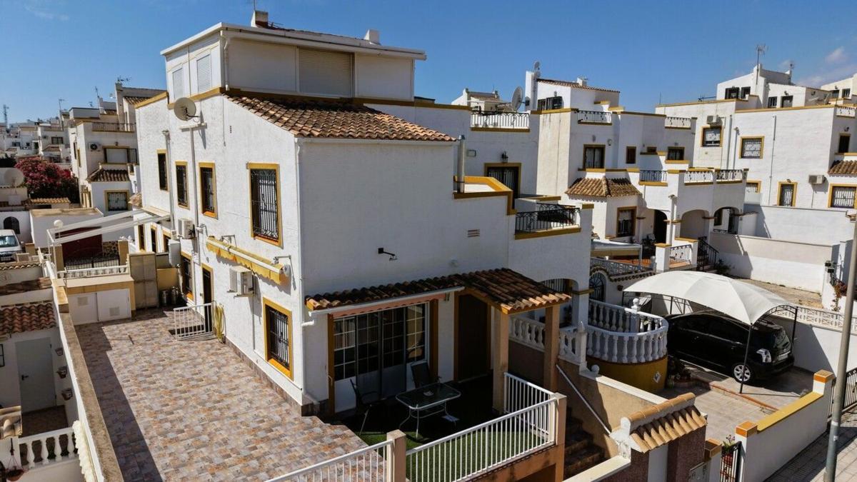 Продажа квартиры на Piso en Zona Lago - Los Almendros, Orihuela, Ориуэла
 photo 4