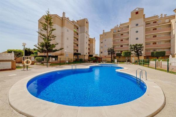 Sale of flat in Piso en Calle Copenhague, Nueva Torrevieja, Torrevieja, Torrevieja
thumbnail 2