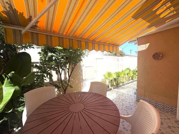 Chalet adosado en La Siesta - El Salado - Torreta, Torrevieja thumbnail 1