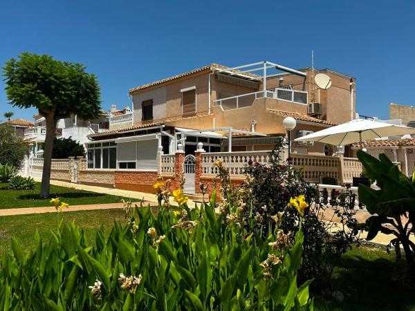 Chalet pareado en Calle Nicolás de Bussi s/n, Playa Flamenca, Orihuela photo 1