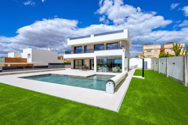 Частный шале на продаже в Casa o chalet en Urb Aguas Nuevas, Aguas Nuevas, Torrevieja, Торревьеха thumbnail 1