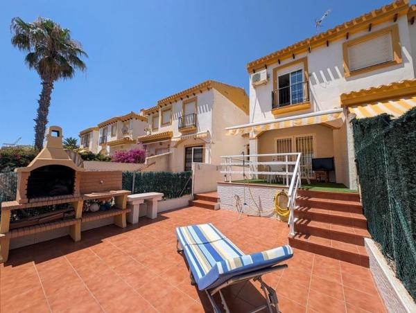 Chalet adosado en Urbanización Cabo Verde s/n, Miramar - Torre del Moro, Torrevieja photo 1