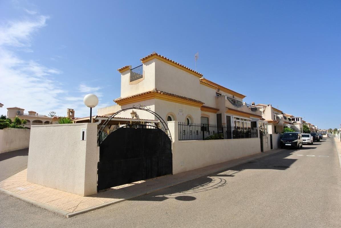 Properties for sale and rent in Spain photo 2