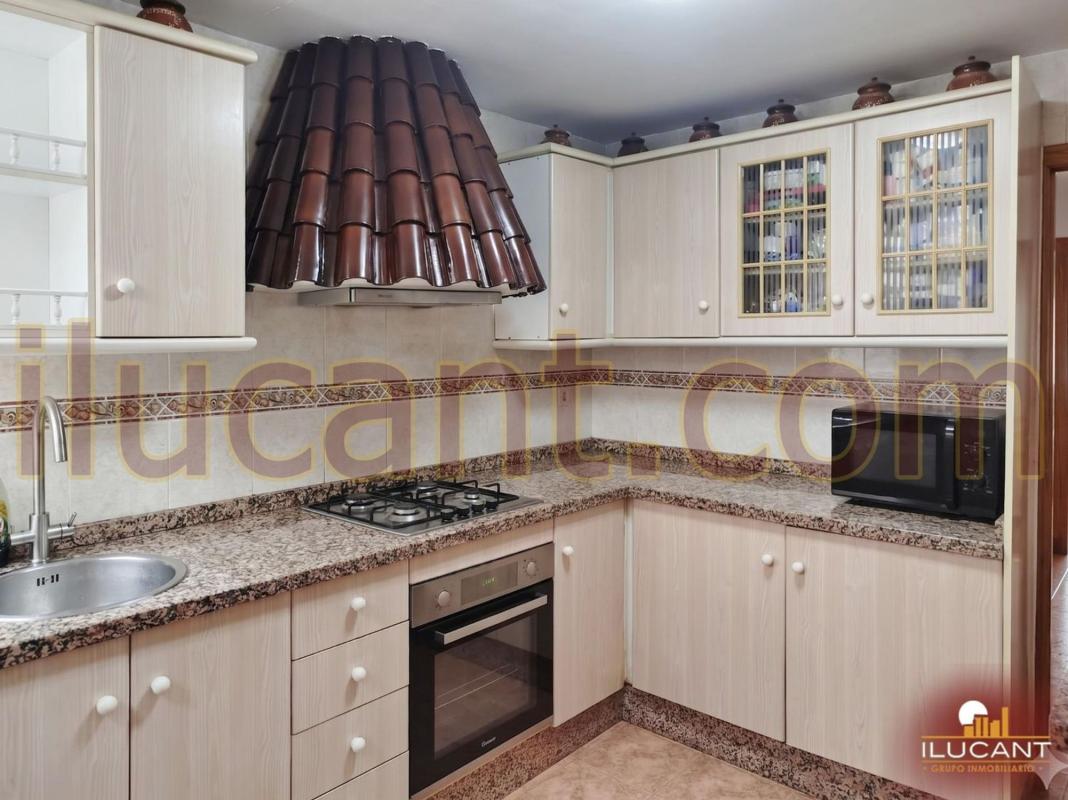 Venta de piso en Piso en San Agustín, Alicante / Alacant, Alicante / Alacant
photo 2