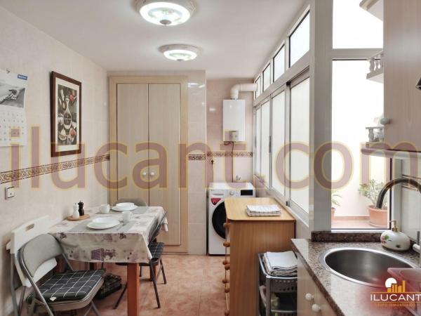 Venta de piso en Piso en San Agustín, Alicante / Alacant, Alicante / Alacant
thumbnail 2
