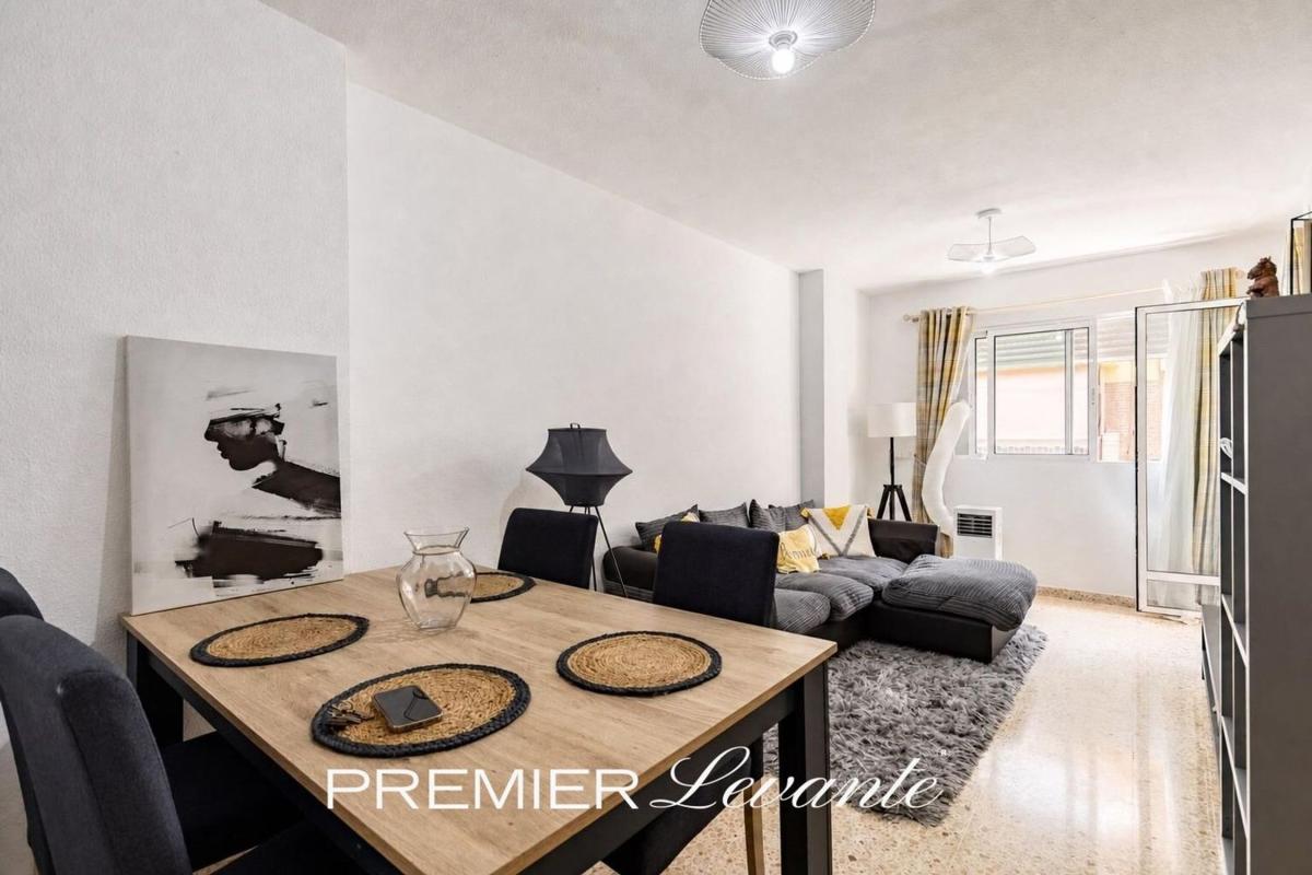 Venta de piso en Piso en Calle Ingeniero Sanchiz Pujalte, Campoamor, Alicante / Alacant, Alicante / Alacant
photo 1