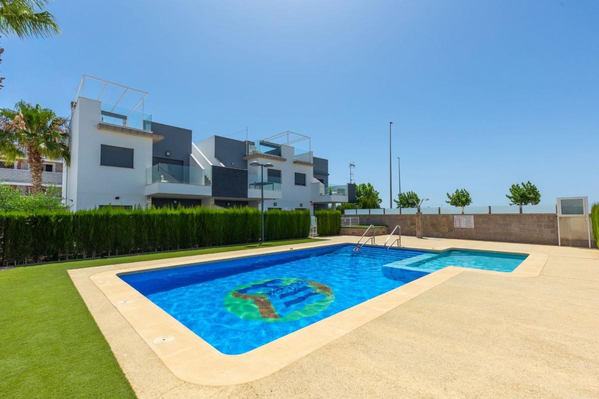 Продажа квартиры на Piso en Monte, Zona Pueblo, Pilar de la Horadada, Пилар де ла Орадада
photo 1