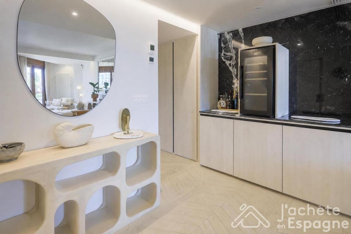 Venta de piso en Piso en Avenida Juan Bautista Lafora, Casco Histórico-Santa Cruz, Alicante / Alacant, Alicante / Alacant
photo 2