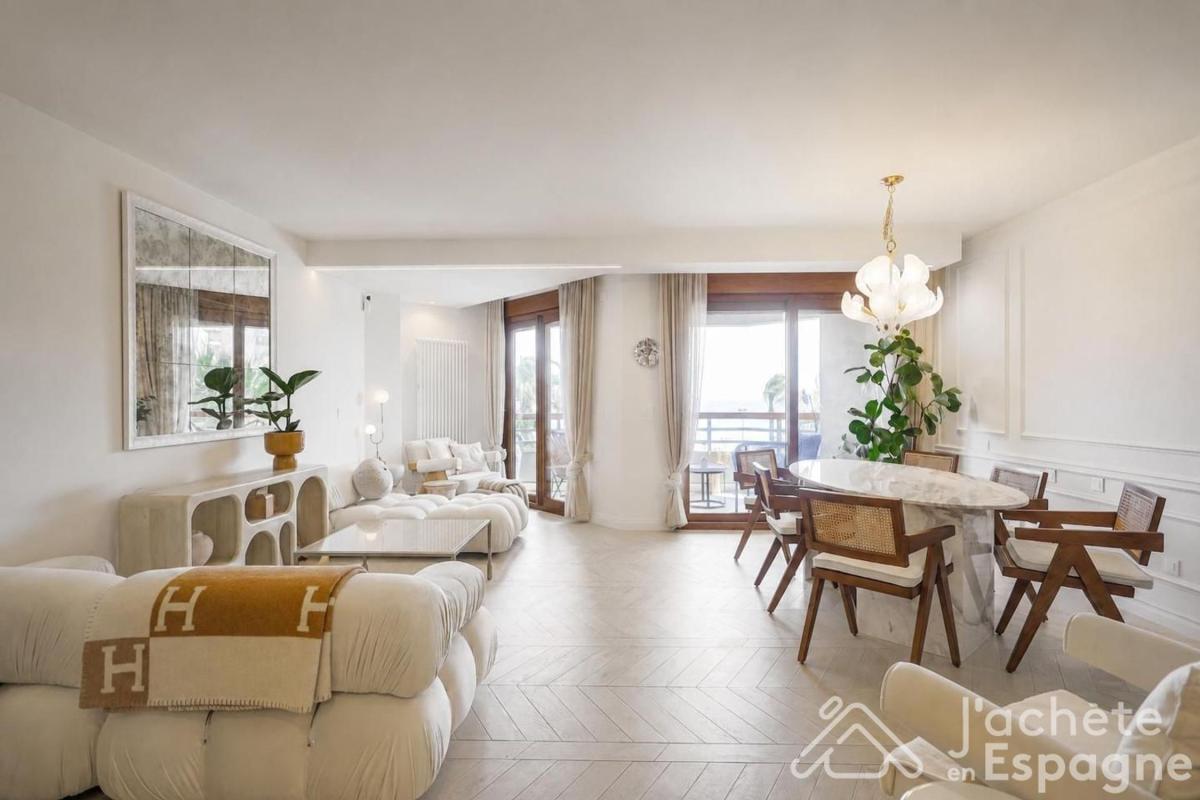 Venta de piso en Piso en Avenida Juan Bautista Lafora, Casco Histórico-Santa Cruz, Alicante / Alacant, Alicante / Alacant
photo 3