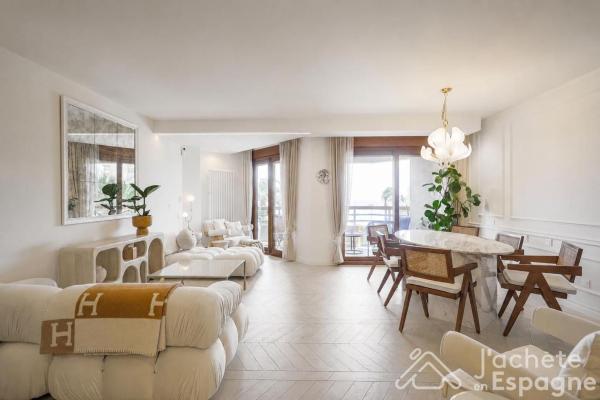 Venta de piso en Piso en Avenida Juan Bautista Lafora, Casco Histórico-Santa Cruz, Alicante / Alacant, Alicante / Alacant
thumbnail 2