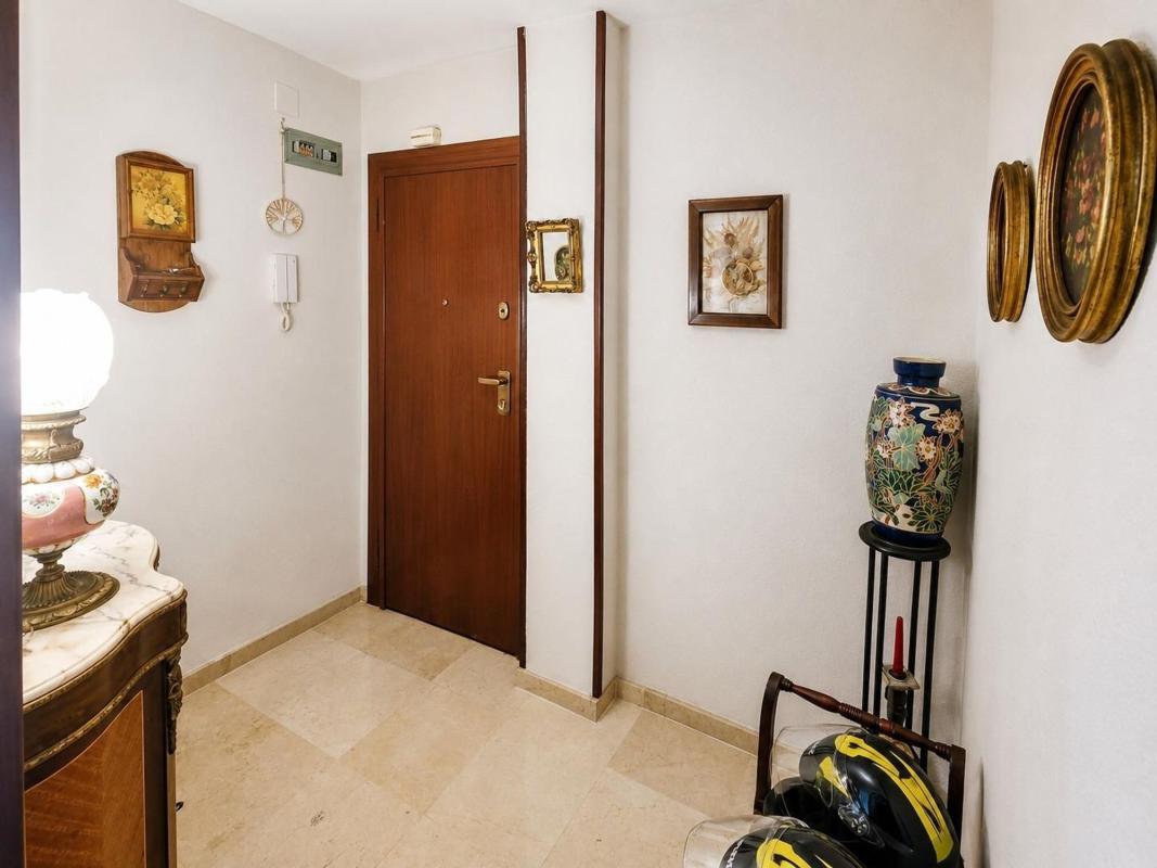 Venta de piso en Piso en Calle Castellar, Ensanche-Diputación, Alicante / Alacant, Alicante / Alacant
photo 5