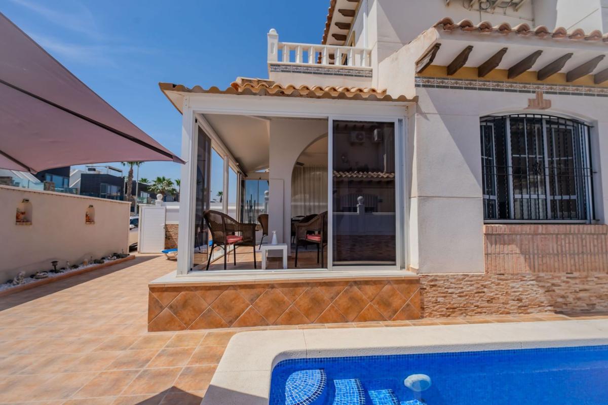 Properties for sale and rent in Spain photo 3