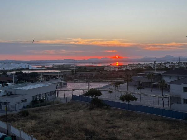 Продажа квартиры на Piso en Barcelona, El Molino, Torrevieja, Торревьеха
photo 1
