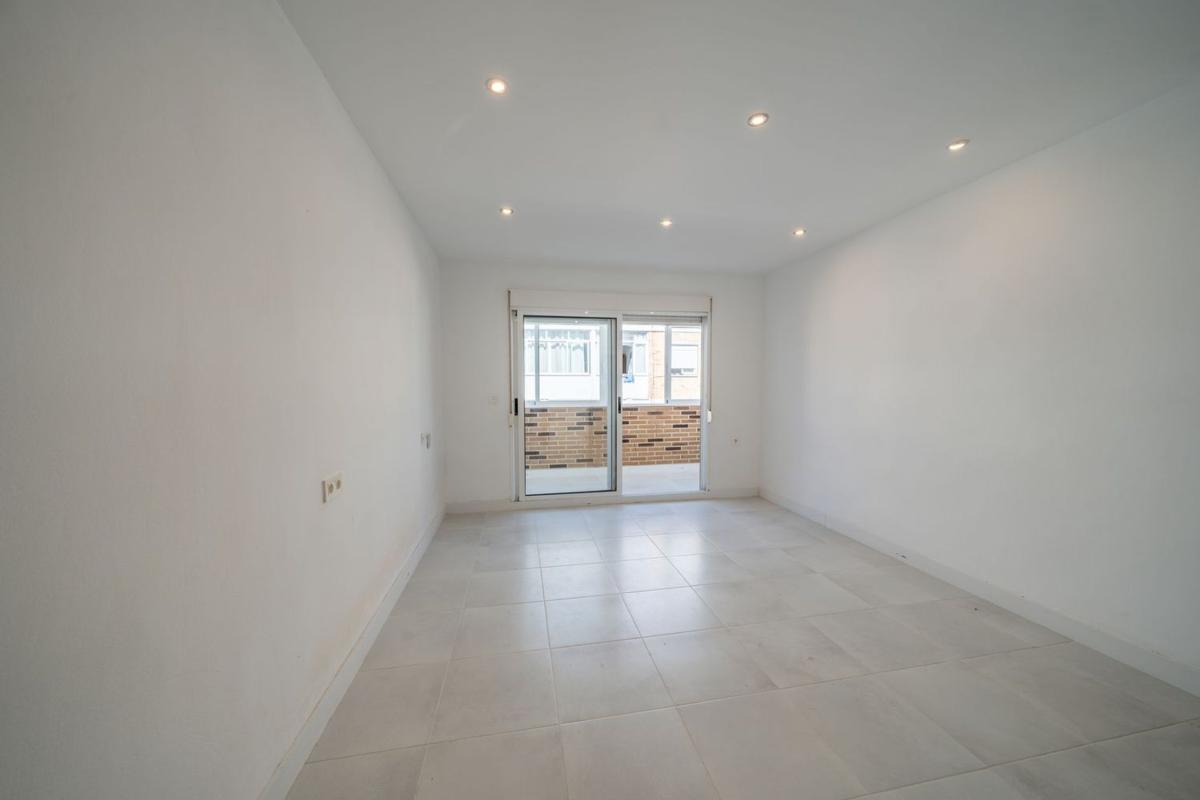 Продажа квартиры на Piso en Calle Moriones, Las Piscinas Naturales, Torrevieja, Торревьеха
photo 1
