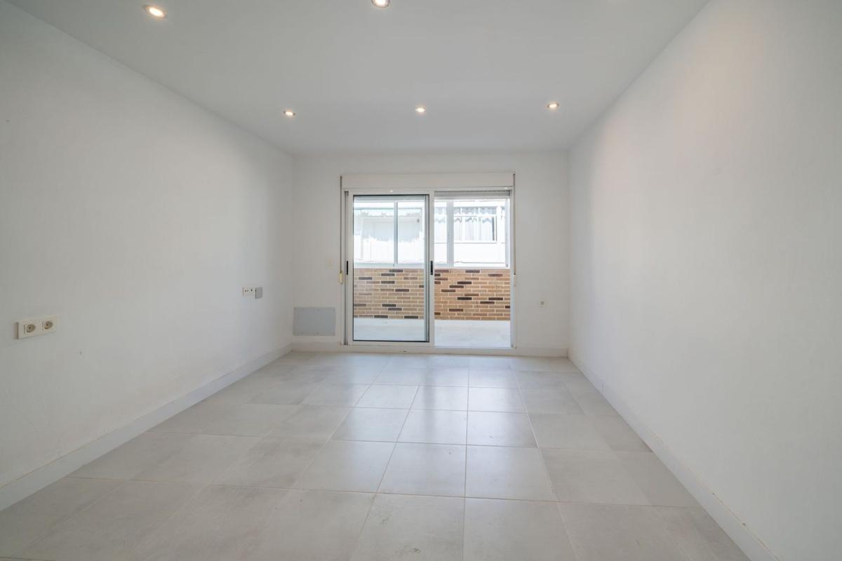 Продажа квартиры на Piso en Calle Moriones, Las Piscinas Naturales, Torrevieja, Торревьеха
photo 2