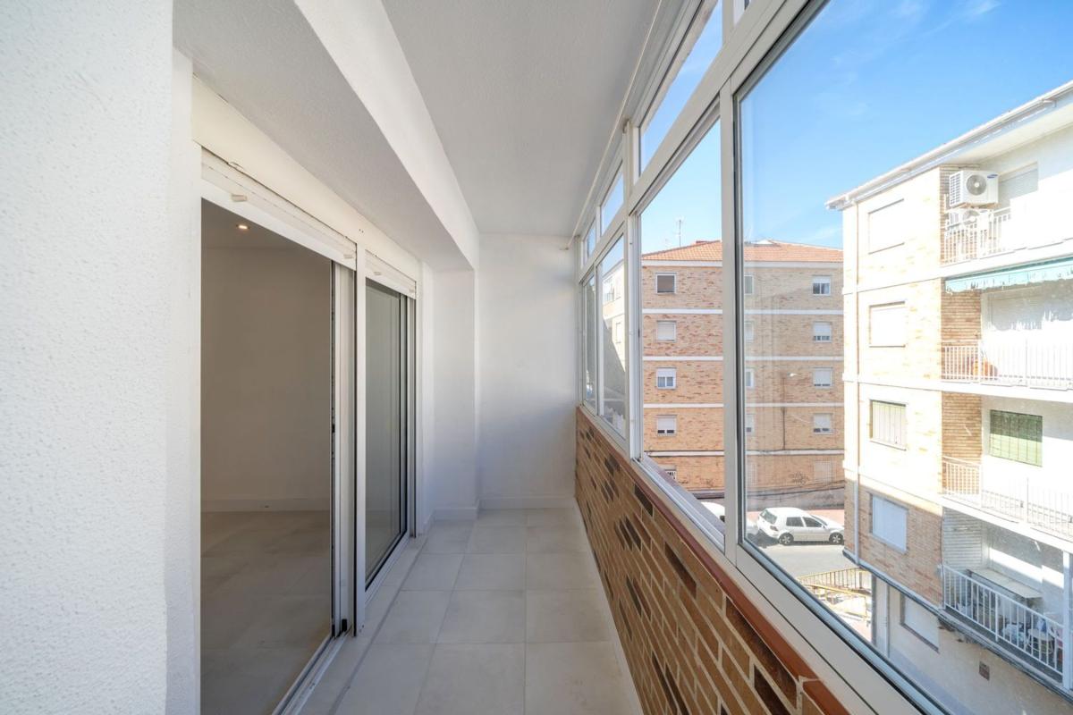 Продажа квартиры на Piso en Calle Moriones, Las Piscinas Naturales, Torrevieja, Торревьеха
photo 5