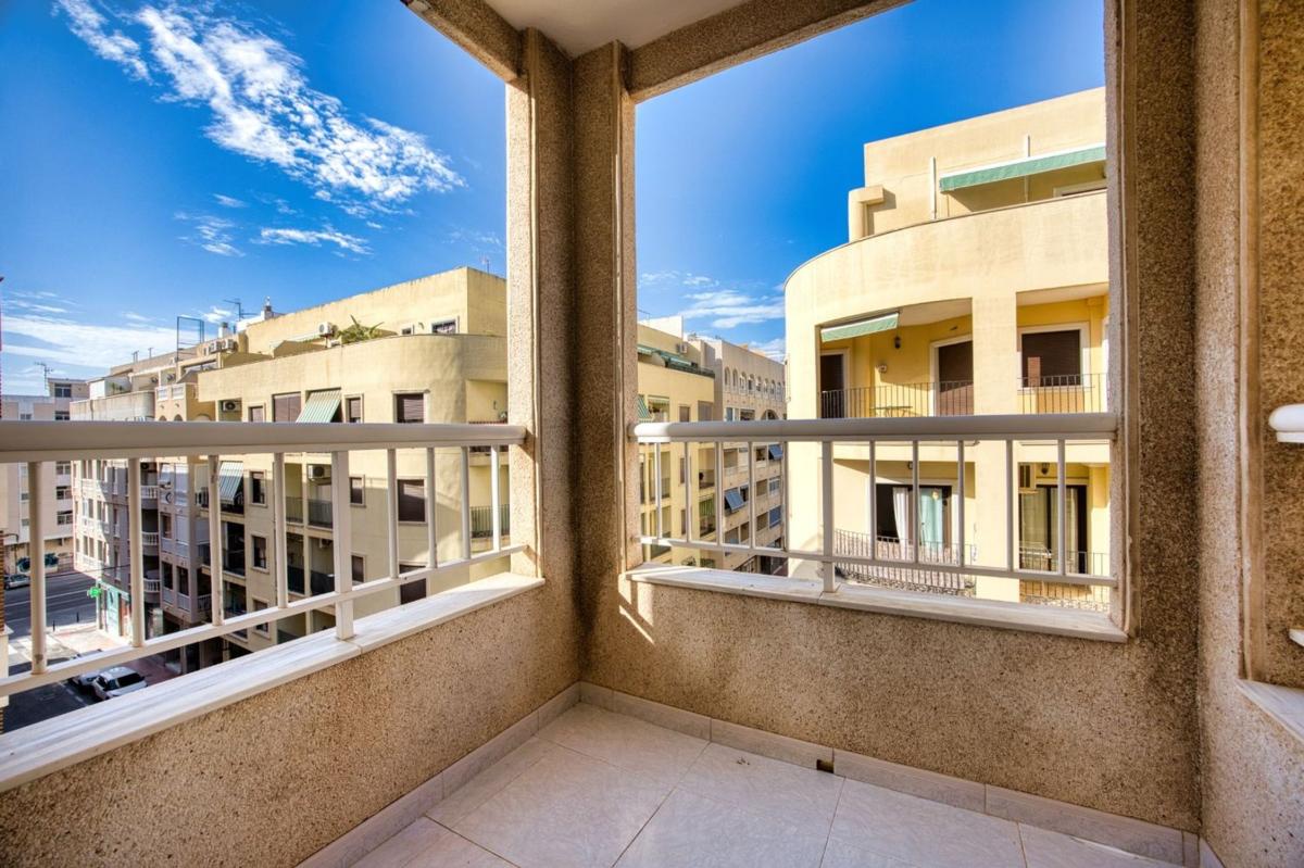 Продажа квартиры на Piso en Calle San Miguel de Salinas, 28, El Acequión, Torrevieja, Торревьеха
photo 1