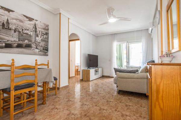 Продажа квартиры на Piso en Calle Moriones, Las Piscinas Naturales, Torrevieja, Торревьеха
thumbnail 2