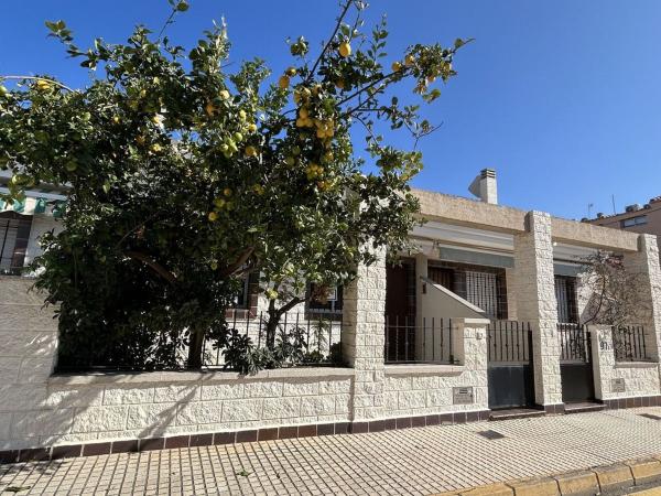 Chalet wolnostojący na sprzedaż w Casa o chalet en Avenida de las Villas, Torre de la Horadada, Pilar de la Horadada, Pilar de la Horadada thumbnail 1