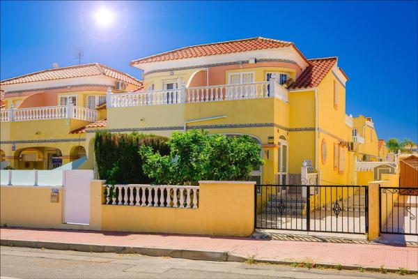 Independent chalet for sale in Casa o chalet en Plaza F-2 Filipinas Oeste, Las Filipinas, Orihuela, Orihuela
photo 1