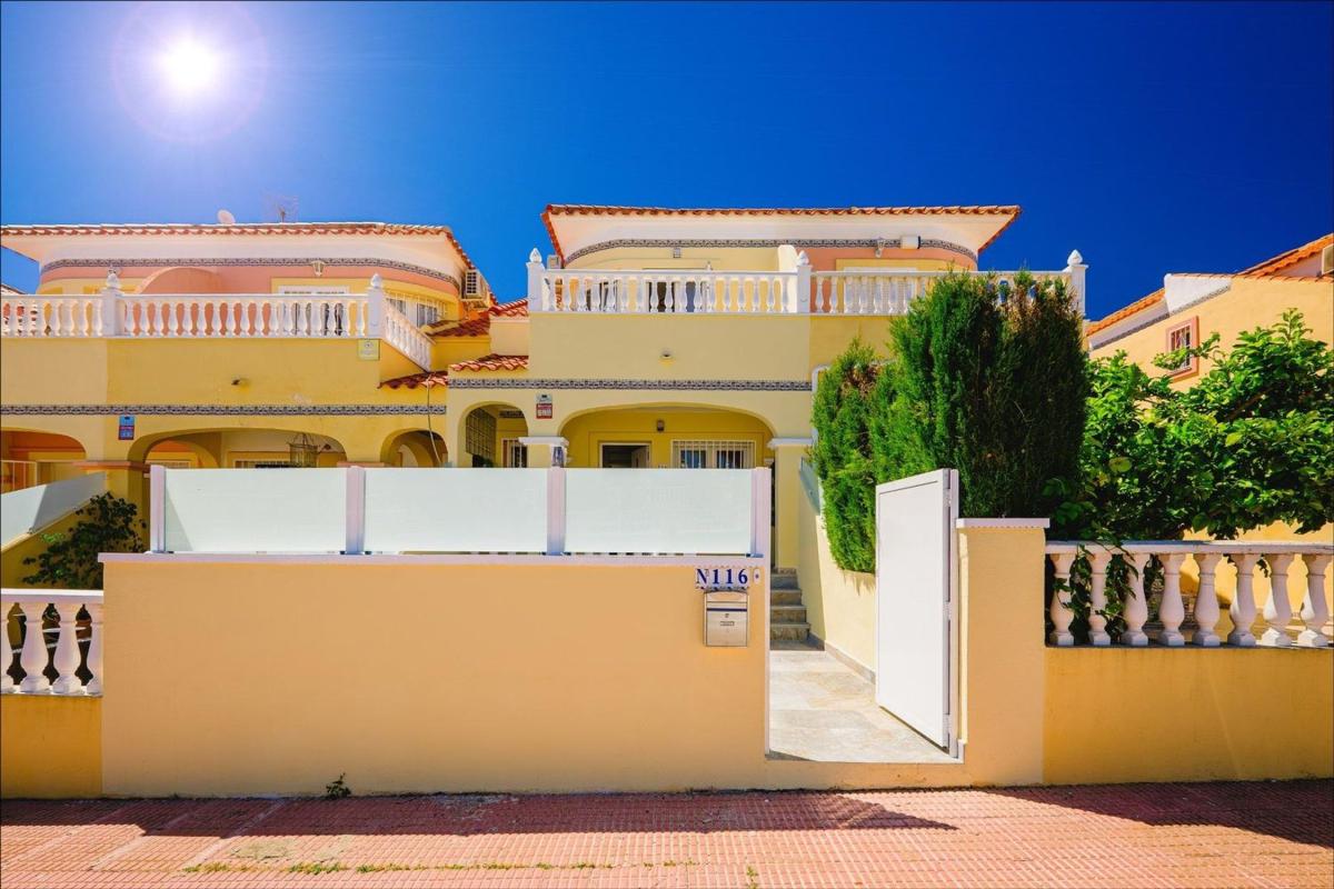 Sale of independent chalet in Casa o chalet en Plaza F-2 Filipinas Oeste, Las Filipinas, Orihuela, Orihuela
 photo 4