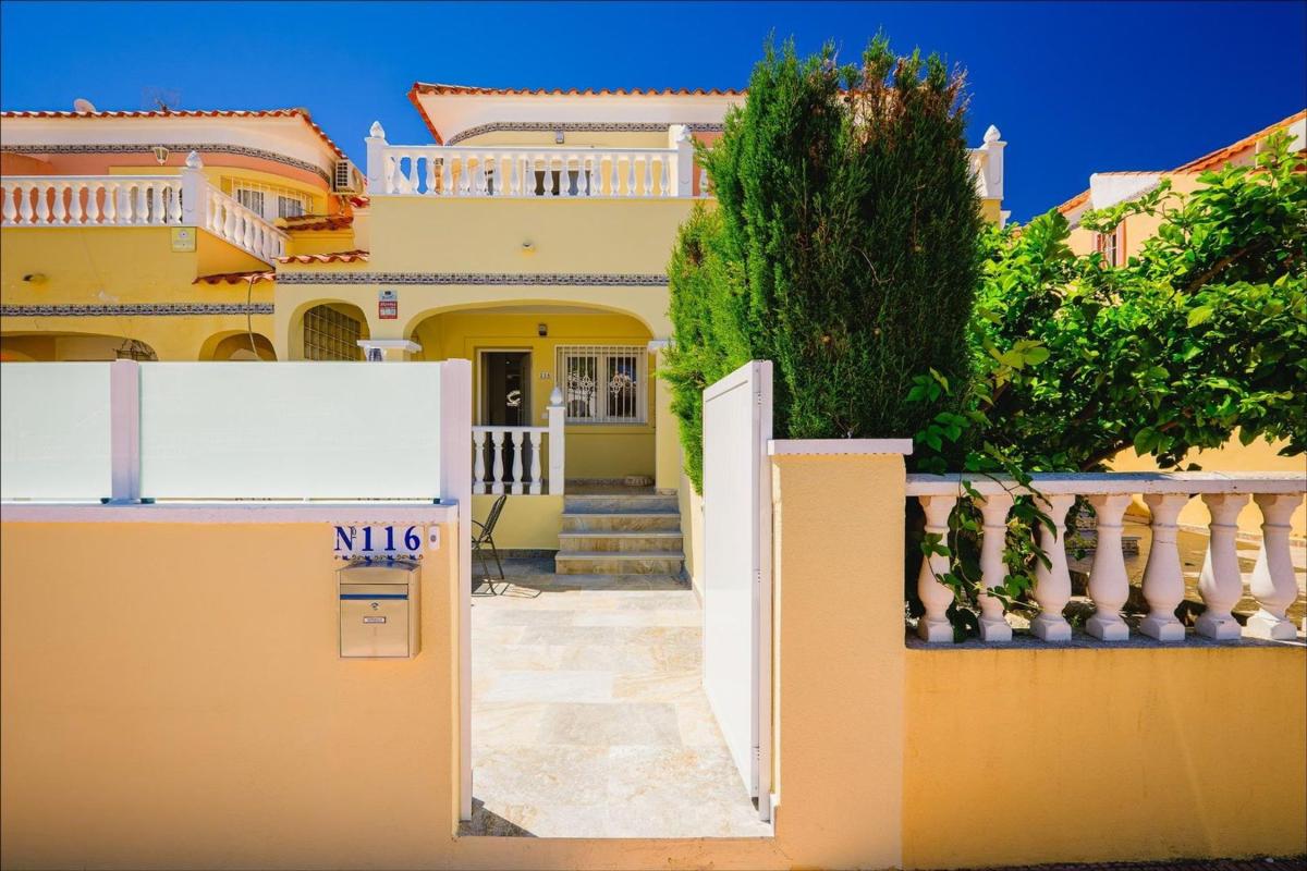 Sale of independent chalet in Casa o chalet en Plaza F-2 Filipinas Oeste, Las Filipinas, Orihuela, Orihuela
 photo 5
