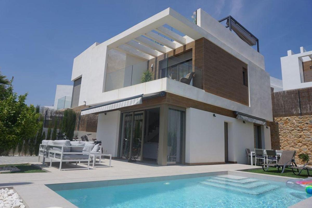 Sale of independent chalet in Casa o chalet en Calle Fausto, Villamartín, Orihuela, Orihuela
 photo 5