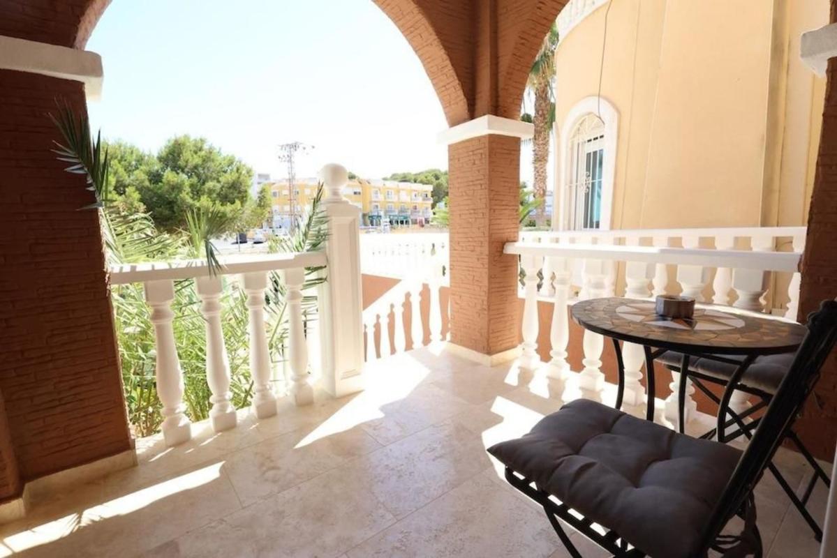 Sale of independent chalet in Casa o chalet en Calle Carolinas, Las Filipinas, Orihuela, Orihuela
 photo 3