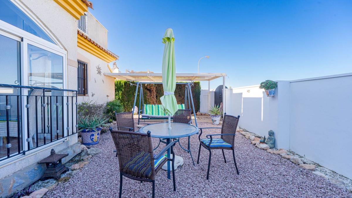 Sale of independent chalet in Casa o chalet en Calle Parana, Playa Flamenca, Orihuela, Orihuela
photo 3