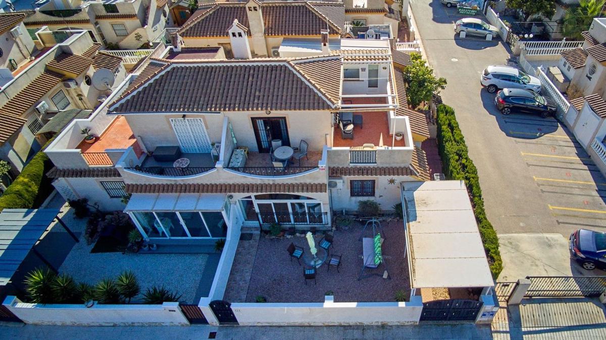 Sale of independent chalet in Casa o chalet en Calle Parana, Playa Flamenca, Orihuela, Orihuela
photo 4