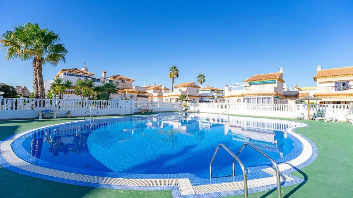 Sale of independent chalet in Casa o chalet en Calle Parana, Playa Flamenca, Orihuela, Orihuela
photo 5