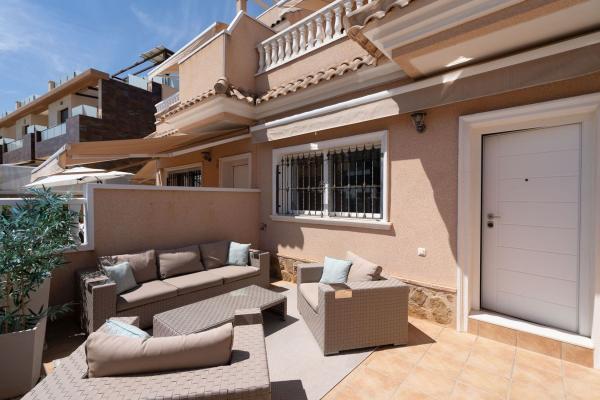 Chalet adosado en Avenida de Colón, Torre de la Horadada, Pilar de la Horadada photo 1