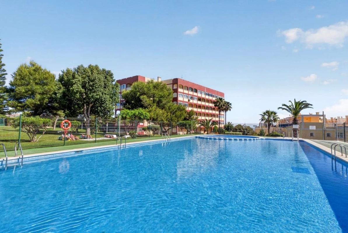 Venta de piso en Piso en Calle Helena, 3, Torreblanca, Torrevieja, Torrevieja
photo 4