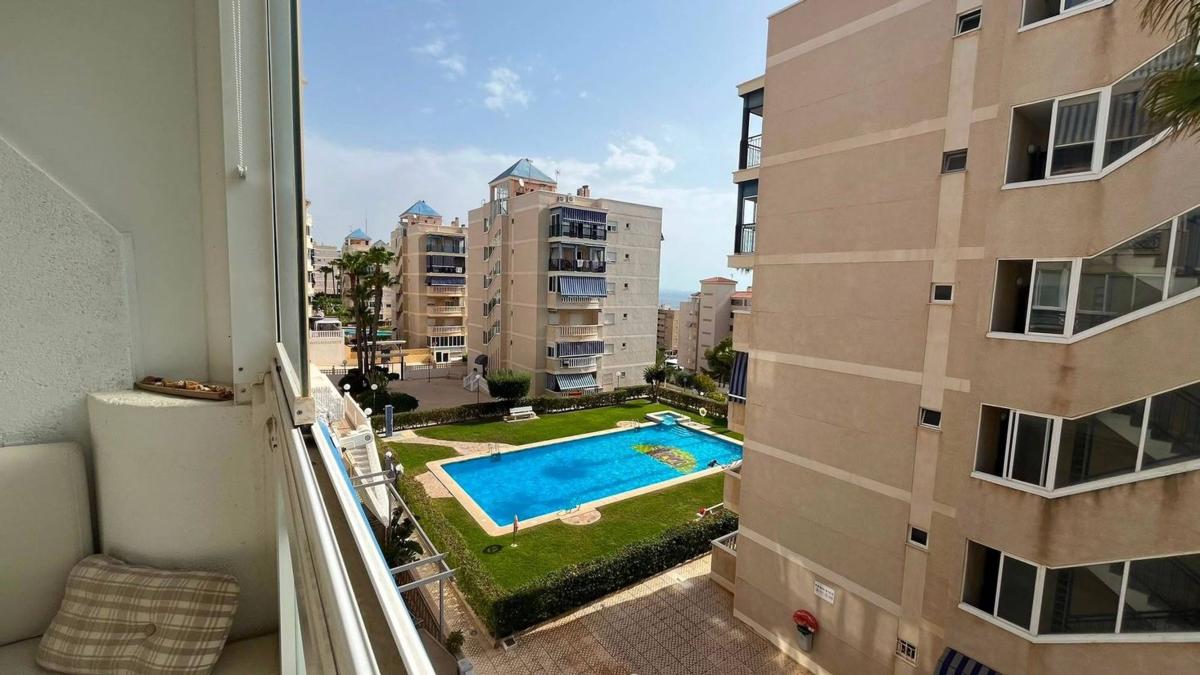 Sprzedaż mieszkania w Piso en Avenida Costa Blanca, Arenales del Sol, Elche / Elx, Elche / Elx
photo 1