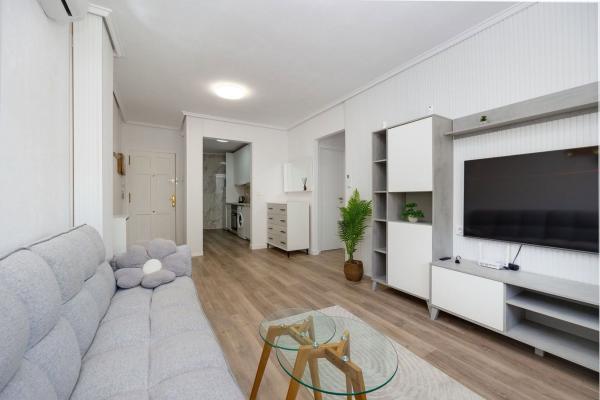 Продажа квартиры на Piso en Calle Fuensanta, 63, Antonio Machado, Torrevieja, Торревьеха
photo 1