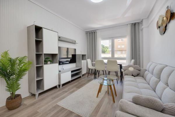Продажа квартиры на Piso en Calle Fuensanta, 63, Antonio Machado, Torrevieja, Торревьеха
thumbnail 1