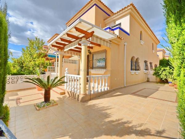 Casa o chalet independiente en Calle Almudena, La Zenia, Orihuela photo 1