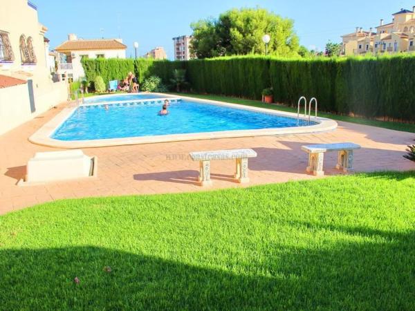 Casa o chalet independiente en Calle Almudena, La Zenia, Orihuela photo 2