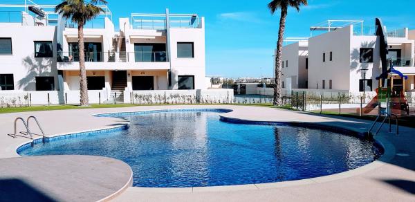 Chalet adosado en Avenida de Levante, Pueblo Latino, Pilar de la Horadada thumbnail 2