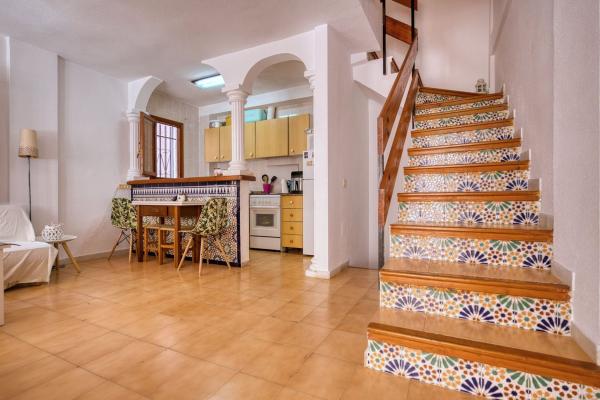 Chalet pareado en Avenida Suiza, Los Europeos, Torrevieja photo 2