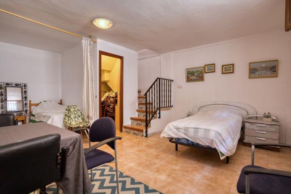 Chalet pareado en Avenida Suiza, Los Europeos, Torrevieja photo 3