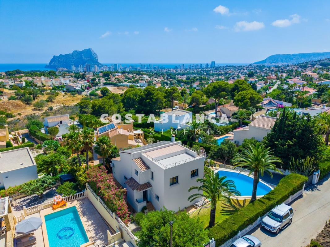 Sprzedaż niezależnego domku jednorodzinnego w Casa o chalet en Urbanización Gran Sol, Cometa-Carrió, Calpe, Kalpe photo 1