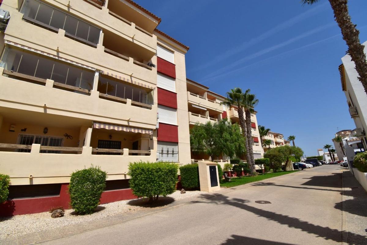 Продажа квартиры на Piso en Playa Flamenca, Orihuela, Ориуэла
photo 1
